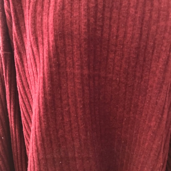 Burgundy sweater - Picture 5 of 9
